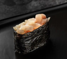 Спайси-суши с окунем