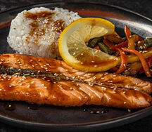 Лосось на рисе