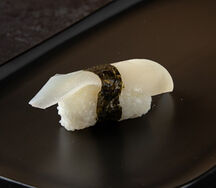 Суши с кальмаром