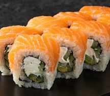 Ролл филадельфия с копченым лососем