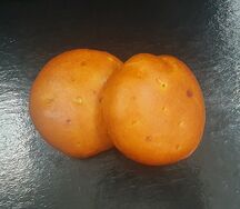 Пирожок с луком и яйцом