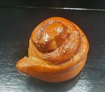 Булочка с корицей