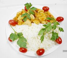 Гуляш из курицы с рисом