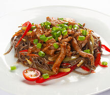 Wok лапша гречневая со свининой