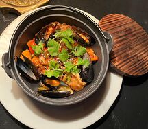 Морепродукты, обжаренные с овощами 