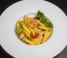 Пенне с креветками и цукини