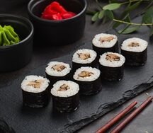 Классический ролл с грибами
