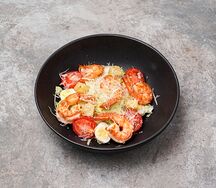 Салат Цезарь с креветками