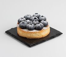 Тарталетка с заварным кремом и голубикой