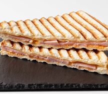 Тост с ветчиной и сыром