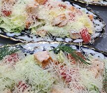 Цезарь с курицей