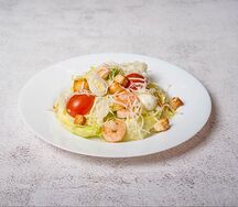 Салат Цезарь с креветками
