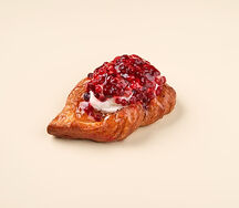 Карельская плюшка с брусникой