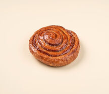 Плюшка с корицей и арахисом