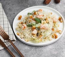 Салат Цезарь с креветками