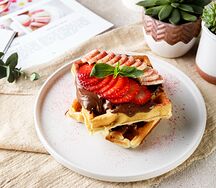 Вафля с Нутеллой, бананом и клубникой