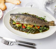 Форель, фаршированная тархуном и грецким орехом