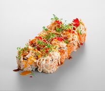 Опаленный ролл с креветкой и крабом