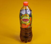 Холодный черный чай Lipton Персик