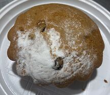 Кекс с изюмом