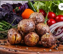 Картошка молодая с беконом на мангале