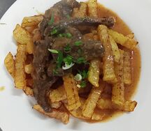 Гуляш с фри