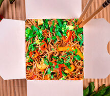 Wok Вегетарианский с лапшой соба и соусом терияки