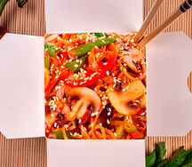 Wok Вегетарианский с яичной лапшой и соусом терияки