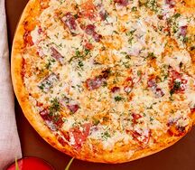 Пицца с курочкой и салями