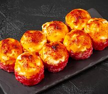 Сырный ролл спайси с лососем