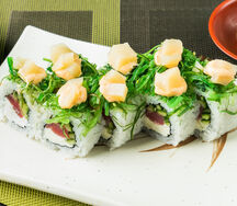 Ролл Магуро Хотатегай маки