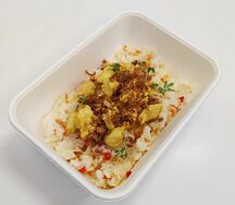 Рис с индейкой в соусе карри