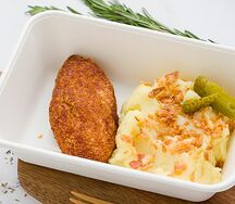 Картофельное пюре с куриной котлетой
