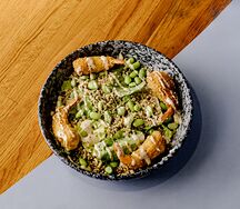 Салат с киноа и креветками