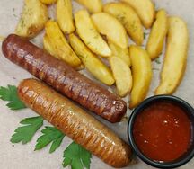 Купаты куриные с картошкой по-деревенски и пикантным соусом
