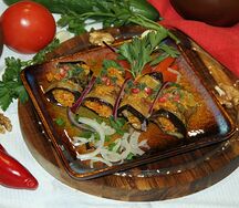 Рулетики из баклажанов