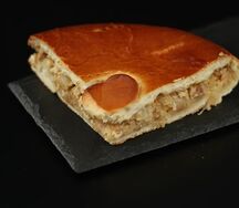 Четверть пирога с капустой