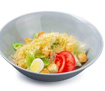 Цезарь с копченым сыром