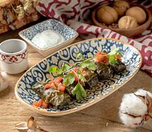 Долма из баранины с соусом Мацони