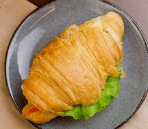 Круассан с семгой