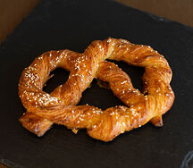Крендель с сыром