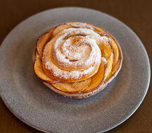 Розочка с яблоком