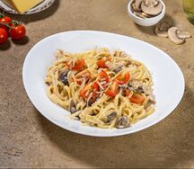 Паста с курицей и грибами