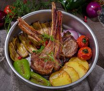 Жаркое из телячьей корейки с овощами