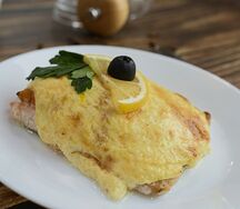 Горбуша под сыром с овощами