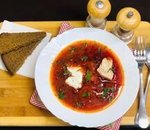 Борщ со сметаной и мясом