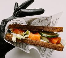 Сэндвич с лососем и огурцом