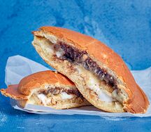 UFO c нутеллой, бананом и арахисом