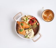 Կրուասան բոուլ և սուրճ