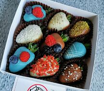 Клубника в шоколаде Lujo